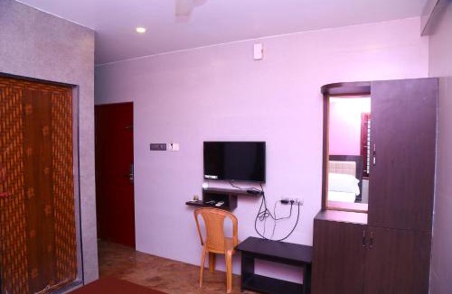 Mayiladuthurai Hotel | Raj Hussain Land Mark Hotel