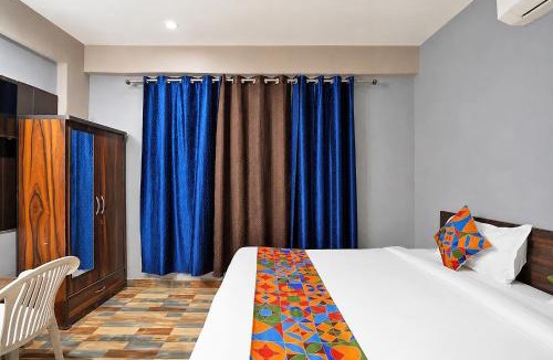Noida Hotel | FabHotel Pillow & Pesto