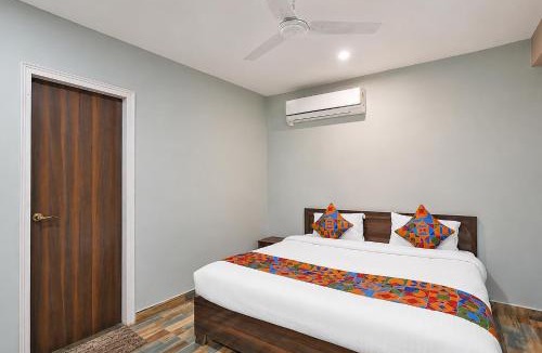 Noida Hotel | FabHotel Pillow & Pesto
