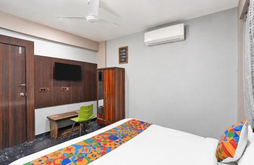 Noida Hotel | FabHotel Pillow & Pesto