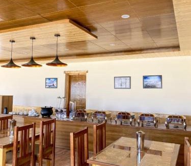 Leh Hotel | Falcon'S Cottages