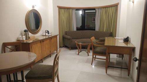 Deccan Gymkhana Hotel | Trance Oakwood Hotel