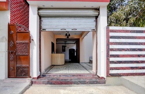 Gorakhpur Hotel | Super OYO Collection O Gorakhpur Mandir Formerly Pavitra Palace