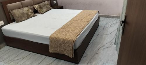 Govardhan House | Krishna Raman Dham