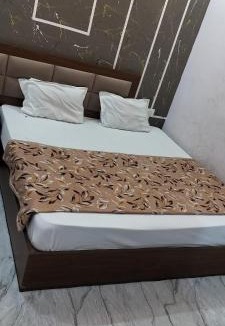 Govardhan House | Krishna Raman Dham