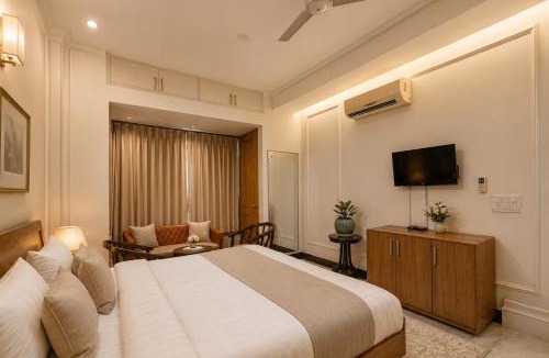 Gurugram Hotel | Hotel Heaven Silk 108, Near Galleria Market & Phase I Metro