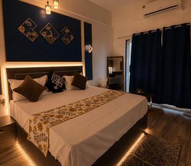 Greater Noida Bed & Breakfast | Aesthetic High-Rise Studio, Balcony & Villa View