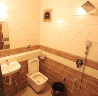 Goregaon West Bed & Breakfast | Dev Shelters Goregaon West Surya Bangalow