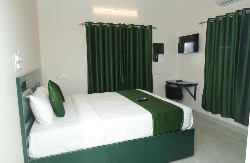 Sholinganallur Hotel | Skytouch Residency-OMR