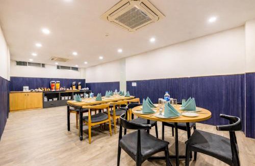 Pashim Vihar Hotel | The PratiQ Neo - Meera Bagh