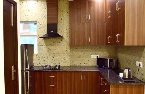 Sector 51 Apartment | When In Gurgaon - ARTEMIS HOSPITAL 1 Min Walk, FORTIS & MEDANTA 4 Mins Drive