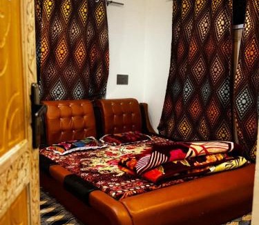 Srinagar House | Aadil Paying Guest House Near Gulmarg