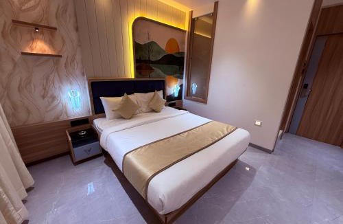 Dombivli East Cabin | Hotel Stellar Suites Dombivli - Couple Friendly - Comfort and Premium Stay