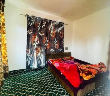 Srinagar House | Aadil Paying Guest House Near Gulmarg