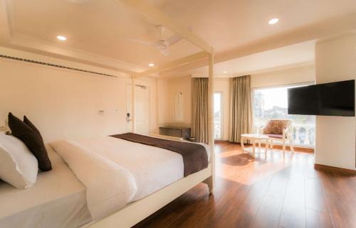 Bani Park Hotel | Hotel Magenta-City Center Bani Park Jaipur