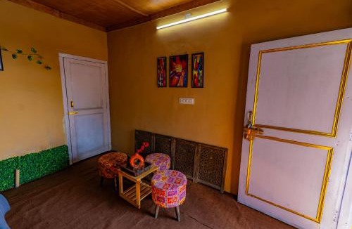 Gunehr Hotel | Backpacker Storey