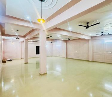 Haidargarh Hotel | Narayan Square