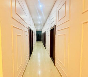 Haidargarh Hotel | Narayan Square