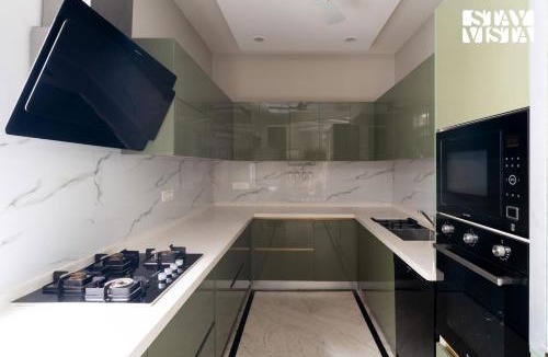 DLF City Villa | StayVista at The Sweet Sunsation - Gurgaon With Pool And Jacuzzi