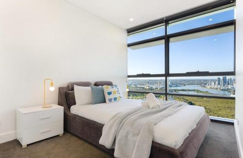 Sydney Olympic Park Apartment | Spacious Two Level 4BR at Sydney Olympic Park with Best View