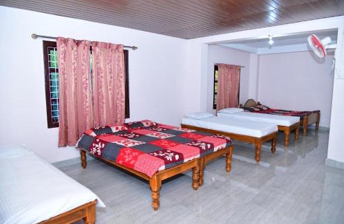 Mudigere House | SugarLeaf Homestay - Home Food & Near to Tourist Places