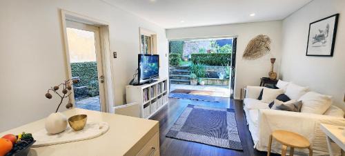 Paddington Villa | Grand Inner City Home with Secret Garden