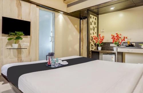 Pimpri - Chinchwad Hotel | Super Townhouse OAK Regal Inn Near Sant Tukaram Nagar Metro Station