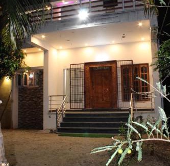 Periyakulam Villa | HolidayHome Farm Stay in Mango Farm Resort