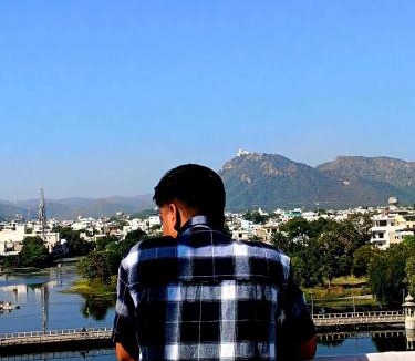 Lake Swaroop Sagar House | Antariksh -A beautiful homestay near Lake Pichhola
