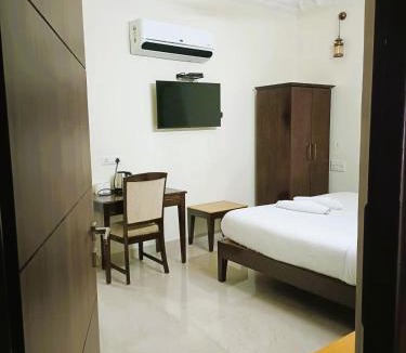 Udaipur City Centre Hotel | Hotel Jheel Mahal near City Palace