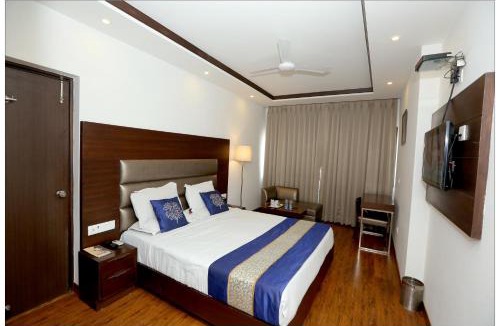 Mahipalpur Hotel | Hotel The R Blues - Near IGI Airport New Delhi