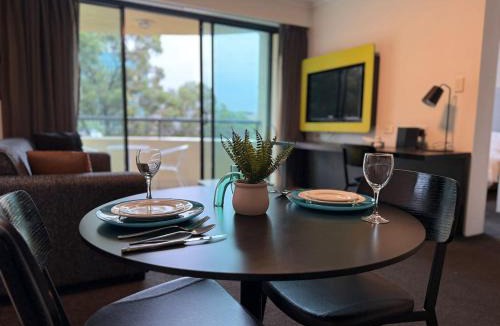 Parramatta Apartment | Stylish 1 Bedroom Apartment - Parramatta CBD - FREE Parking - Corporate or Leisure
