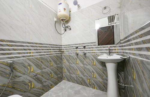 Noida Hotel | FabHotel Silver Stone