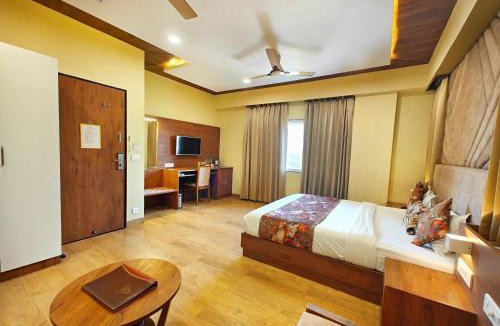 Udaipur Hotel | Opulence Inn - 500 Meters From Railway Station