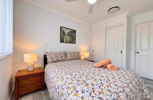 Glenmore Park Villa | 5 Bedroom Family and Group House Sleeps 10 Glenmore Park Blue Mountains Access