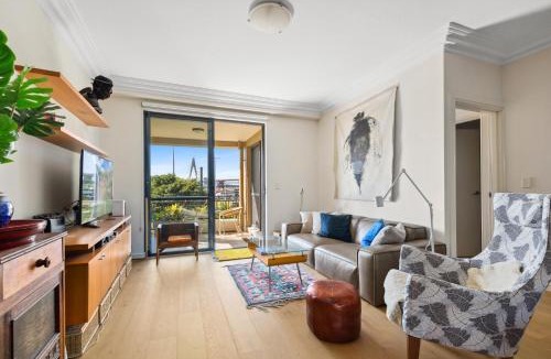 Balmain Apartment | Elegant Stay in Balmain with Pool Access