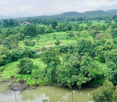 Pali Apartment | Ivy Pali Studio Room with Common Pool 12 kms from Imagicaa