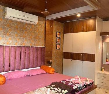 Noida Villa | Serene Farmstay with Pool & Machan!!