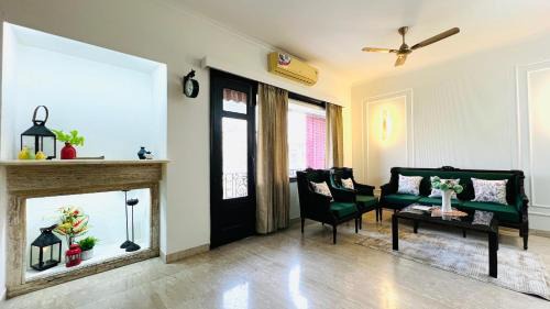 Vasant Vihar Apartment | BluO Vasant Vihar PVR - Terrace Garden, Lift