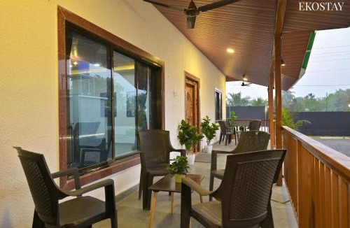 Awas Villa | EKOSTAY - Blue Door Villa