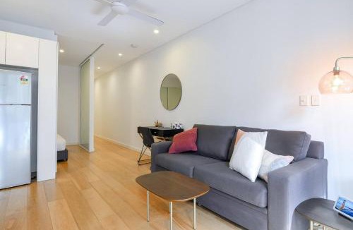 Surry Hills Apartment | Lush Modern Sanctuary in the Heart of Surry Hills