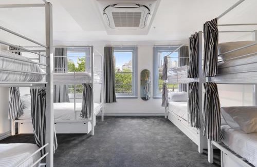 Woolloomooloo Hostel | The Pacific House