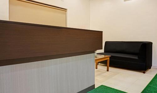 Aundh Hotel | Itsy Hotels Crown Inn