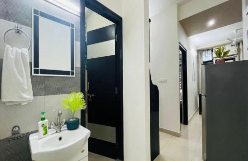 Vaishali Nagar Apartment | BluO 2BR Jaipur - Lift, Balcony, Parking, Terrace