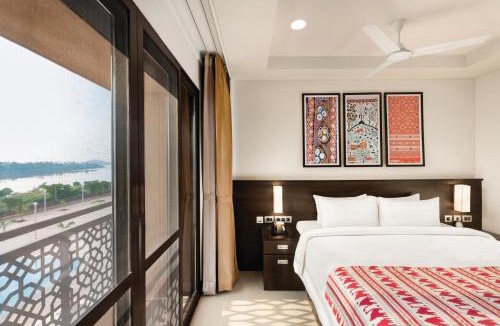 Rajpipla Hotel | Ramada Encore by Wyndham Statue of Unity