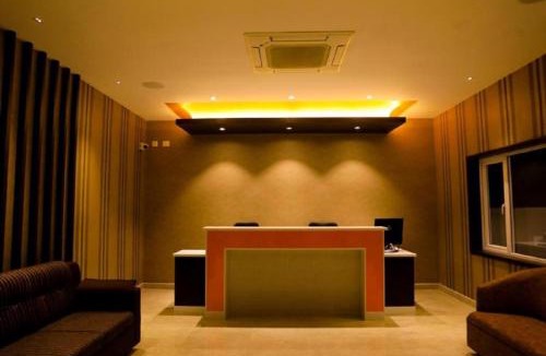 Mayiladuthurai Hotel | Laya Regency