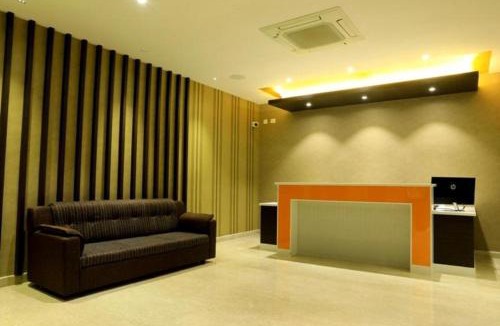 Mayiladuthurai Hotel | Laya Regency