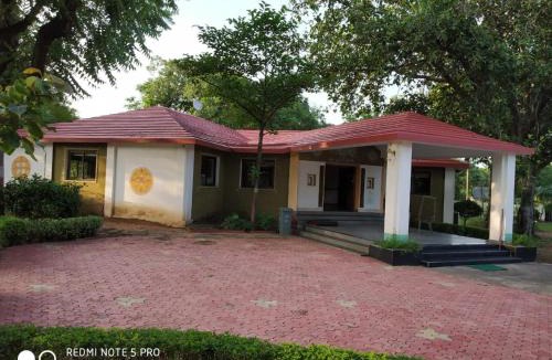 Khajuraho Hotel | TOURIST VILLAGE KHAJURAHO