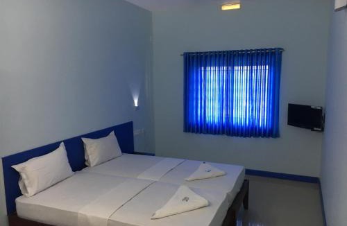 Kasaragod Hotel | Kalluvalappil Holiday Inn