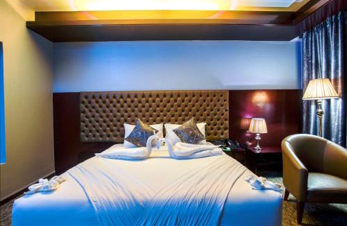 Bogra Hotel | Momo Inn